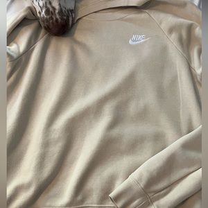 NIKE crewneck BARLEY WORN size small